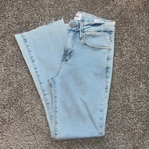 FRAME
Le Crop Mini Bootcut Jeans